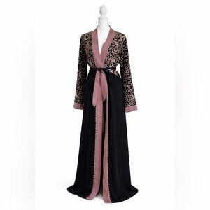 Black open abaya with embroidered sleeves Maxi Dress